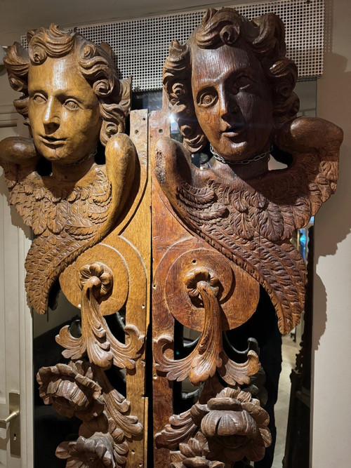 Très grands éléments de boiserie, anges ailés, Flandres,17e S.