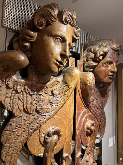 Très grands éléments de boiserie, anges ailés, Flandres,17e S.