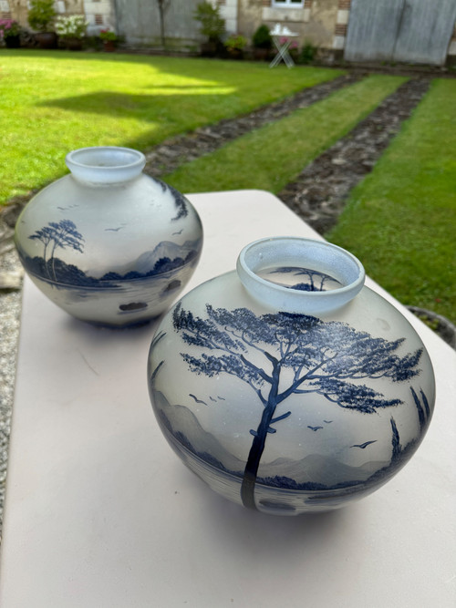 Paire de vases en verre décorés JOMA