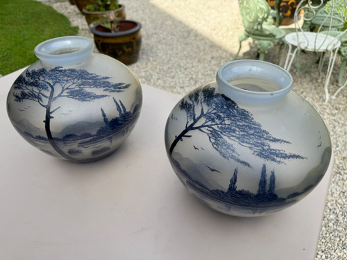 Paire de vases en verre décorés JOMA
