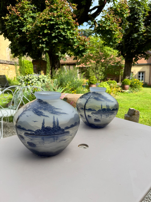 Paire de vases en verre décorés JOMA