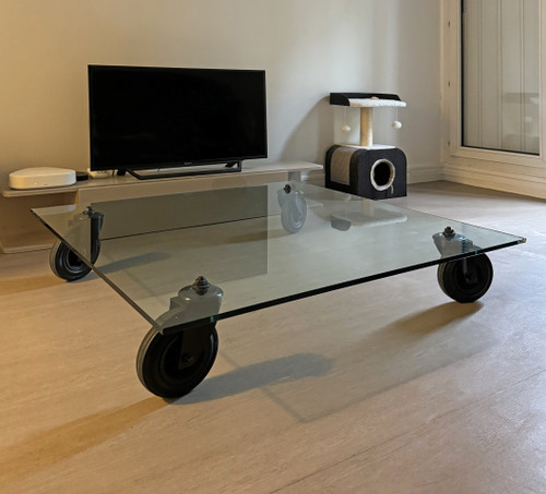 Gae AULENTI (1927-2012) Table basse modèle "Tavolo con ruote" pour Fontana Arte 