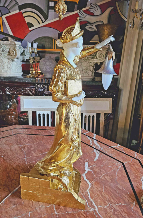 Wichtige Lampe aus vergoldetem Metall und Jugendstil-Keks