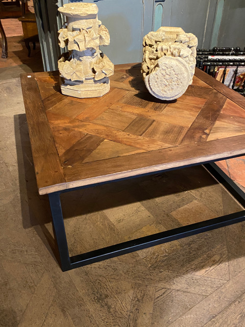 Table de salon ( basse) avec une jolie dalle de parquet Versailles datant du 18e siècle 