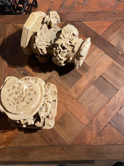 Table de salon ( basse) avec une jolie dalle de parquet Versailles datant du 18e siècle 