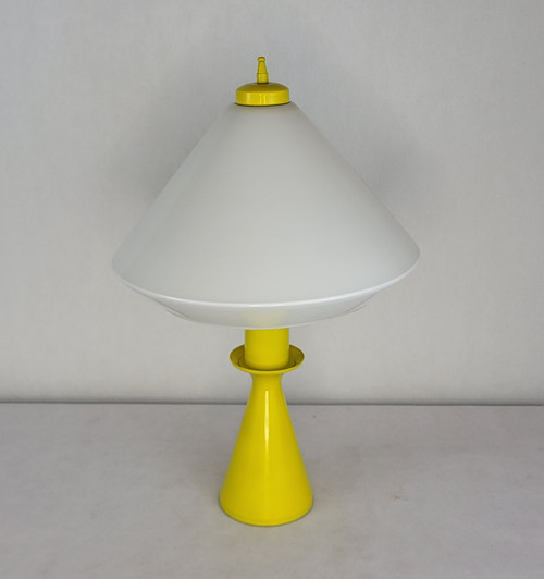Lampe en métal laqué jaune Design Années 80