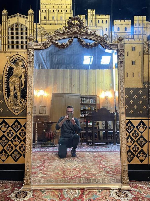 Miroir de style Louis XVI en bois doré