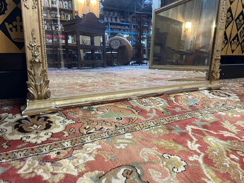 Miroir de style Louis XVI en bois doré