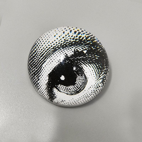 Erstaunliche Briefbeschwererkugel aus Kristallglas von Piero Fornasetti aus den 1970ern. Hergestellt in Italien