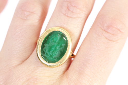 Bague intaille ancienne du XIXème en or 18k, intaille sur verre, danse, musique, bague mixte