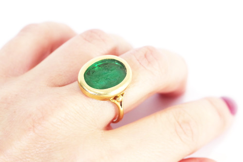 Bague intaille ancienne du XIXème en or 18k, intaille sur verre, danse, musique, bague mixte