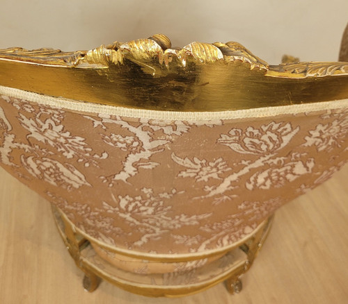 Pastorella in legno dorato in stile Luigi XV, XIX secolo