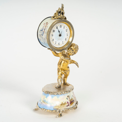 Un bellissimo orologio in miniatura in argento massiccio