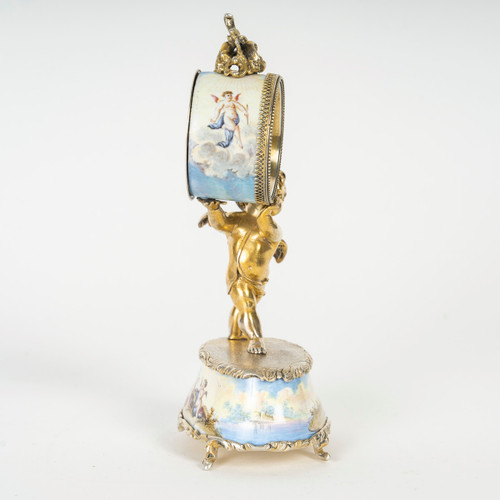 Un bellissimo orologio in miniatura in argento massiccio