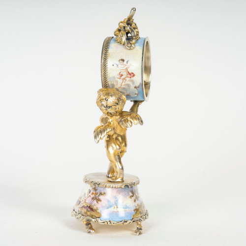 Un bellissimo orologio in miniatura in argento massiccio