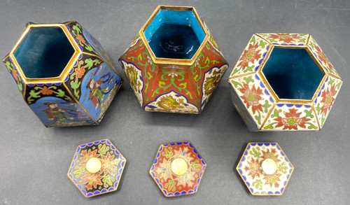 SMALL PARTITIONED POTS