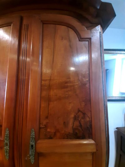 Saintongeaise bonnet maker in cherry wood and elm burl - Late 18th century