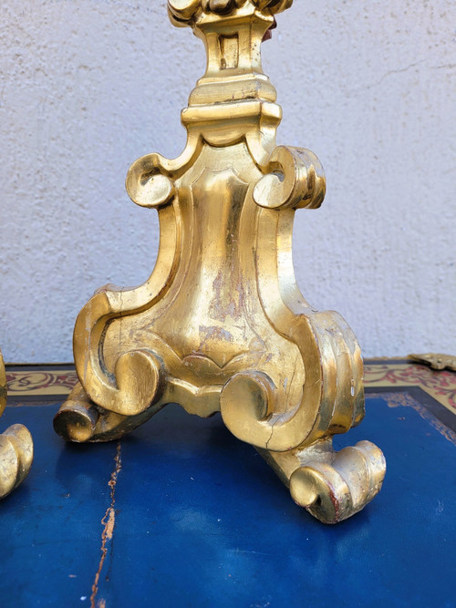 Suite di 2 Candelieri In Legno Dorato, XIX Secolo