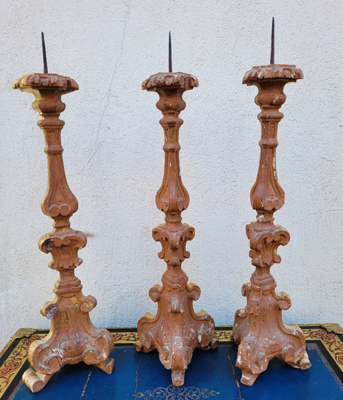 Suite di 2 Candelieri In Legno Dorato, XIX Secolo