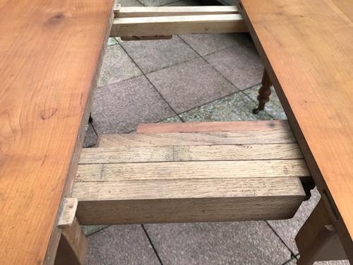 Table de salle à manger en merisier massif d'époque 19 ème 