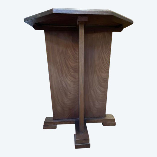 Art Deco period pedestal table in solid mahogany.