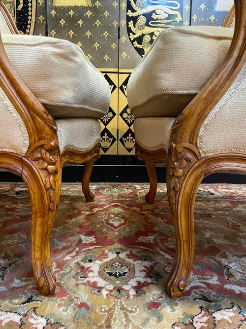 Paire de fauteuils bergères gondoles de style Louis XV