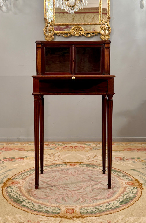 Petit Bonheur Du Jour En Acajou d'Epoque Louis XVI Vers 1780