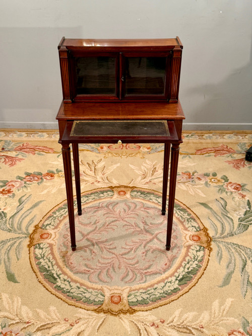 Petit Bonheur Du Jour En Acajou d'Epoque Louis XVI Vers 1780