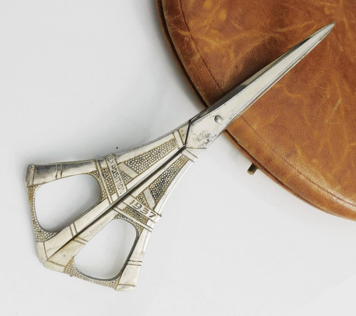 Paire de Ciseaux de lingère acier Tour Eiffel souvenir de l'Exposition Universelle Paris 1937