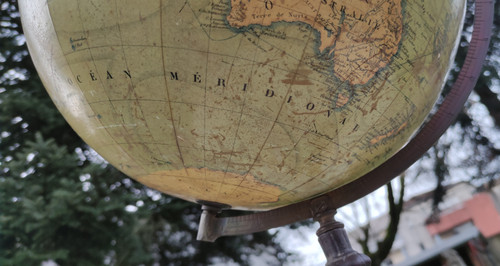 Old terrestrial globe J. LEBEGUE & Cie cast iron base