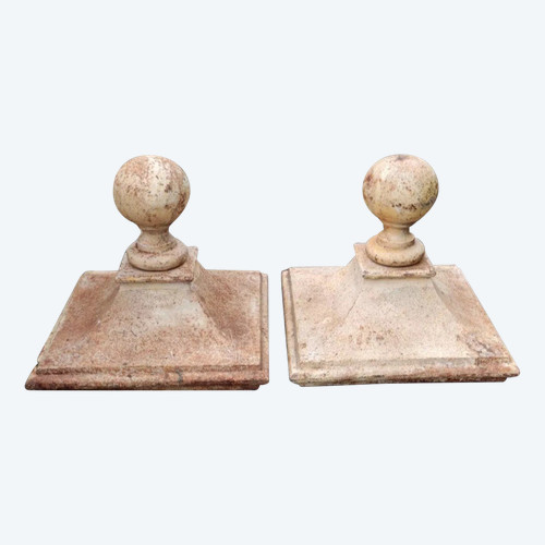 Paire d anciens Chapiteaux /chapeaux  De pilier / poteau  en fonte