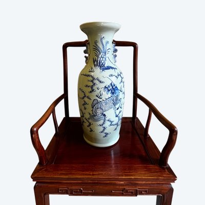 Vase chinois XIXème siècle, bleu sur fond céladon