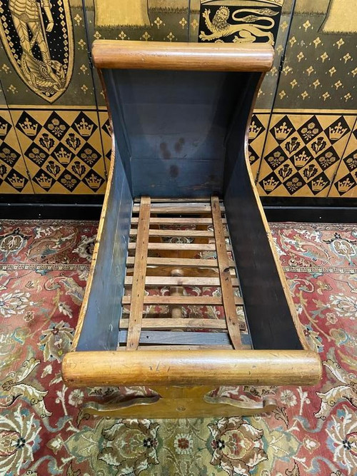 Culla regionale in legno da lavoro