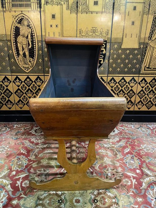 Culla regionale in legno da lavoro
