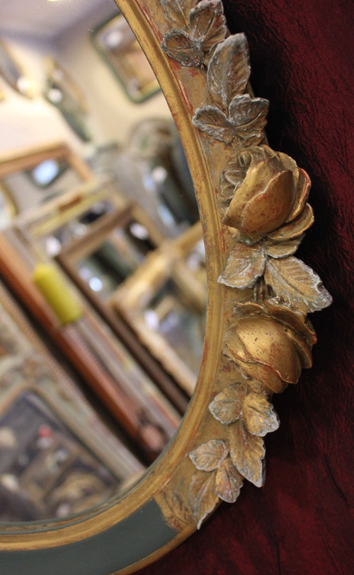 47 X 57 Cm, Paire De Miroirs Ovales Anciens, Patiné Vert Et Dorure, Décor De Roses