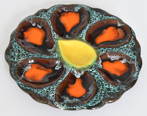 Vallauris ceramic oyster set including a dish and 10 plates