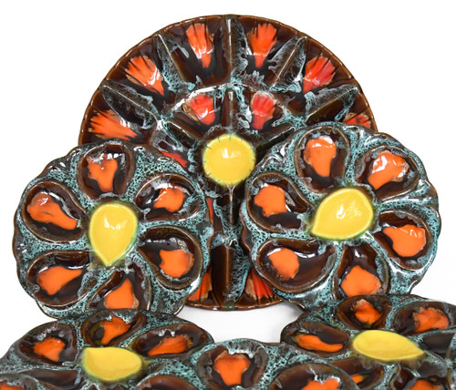 Vallauris ceramic oyster set including a dish and 10 plates