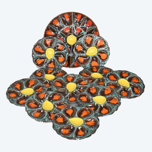 Vallauris ceramic oyster set including a dish and 10 plates