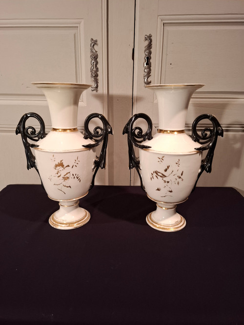 Pair of Paris porcelain baluster vases, Napoleon III period.
