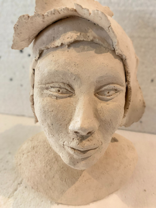 Busto femminile in terracotta bianca XX secolo