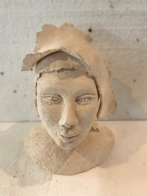 Busto femminile in terracotta bianca XX secolo