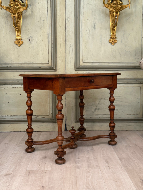Table A Ecrire En Noyer d'Epoque Louis XIV Estampille XVIIème Siecle