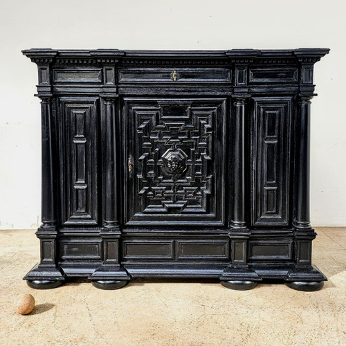 Credenza in lacca nera del XVIII secolo