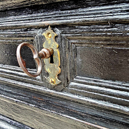 Credenza in lacca nera del XVIII secolo