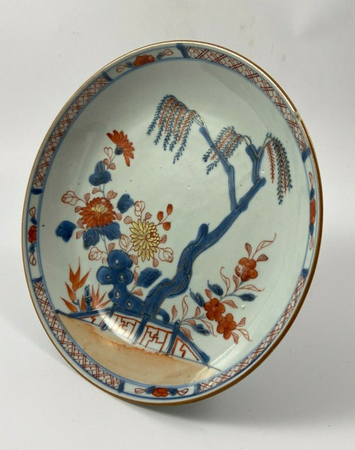 Soup plate Imari Compagnie des Indes 18th century white background gold highlights