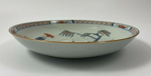 Soup plate Imari Compagnie des Indes 18th century white background gold highlights