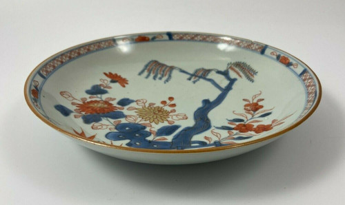 Soup plate Imari Compagnie des Indes 18th century white background gold highlights