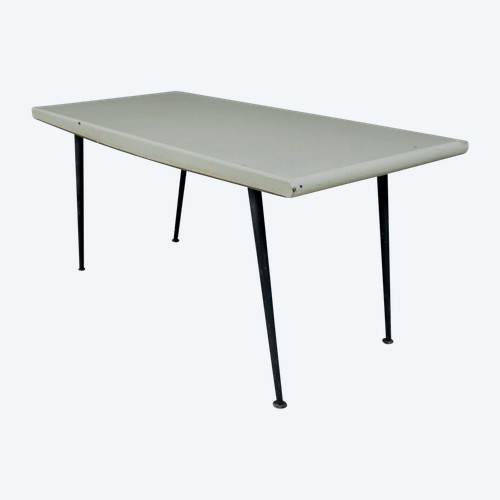 Tavolino del 1960 con piano color crema e gambe tubolari di design