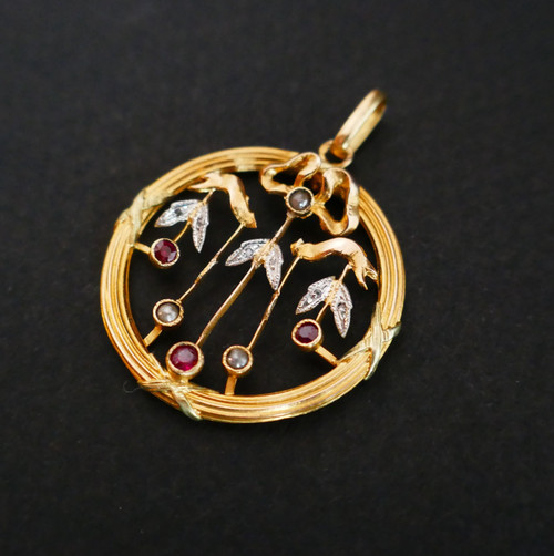 Diamant-, Perlen- Und Rubinanhänger, 18 Karat Gold.