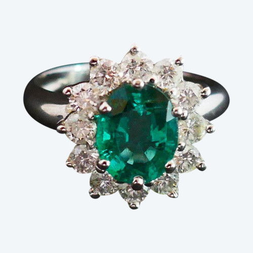 Ring Smaragd Und Diamanten. Zertifikat.